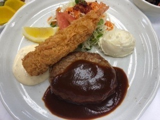 エビフライとハンバーグ.jpeg